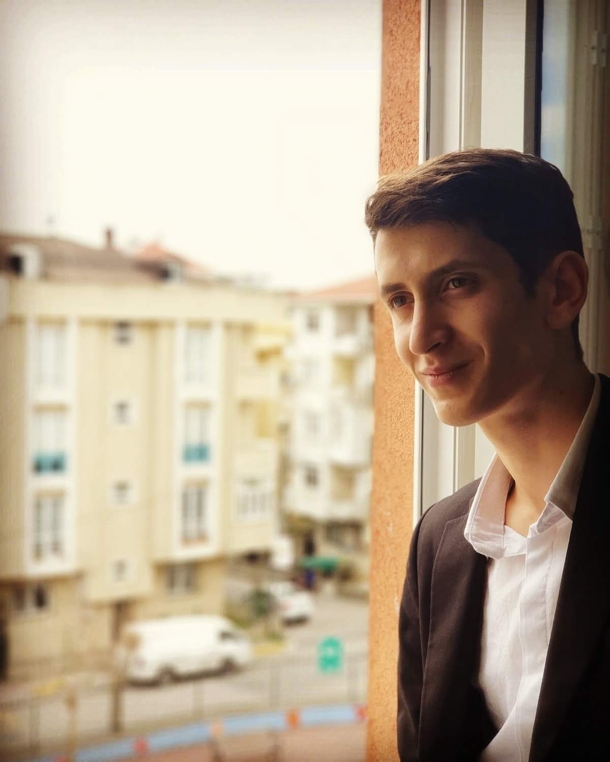 İmam Hatipli Gencin Bayram Prensipleri