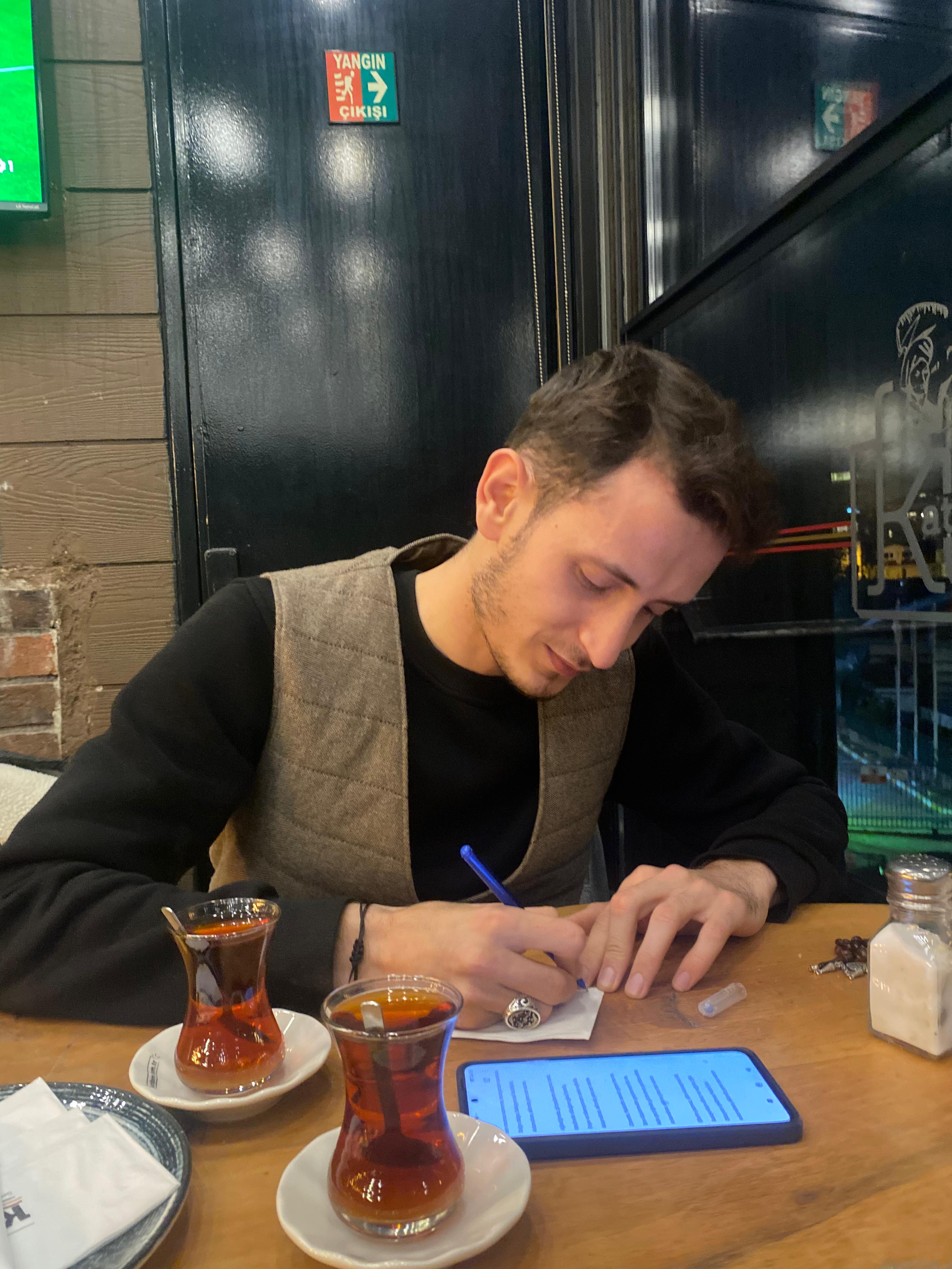 Anlamalısın, aklımda yine sen varsın..